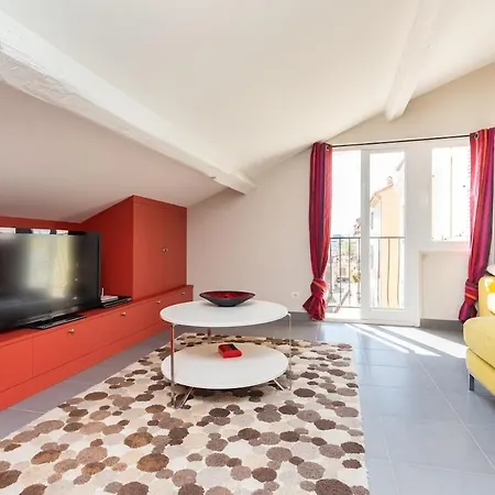 Historical Center 70 Sqm Seaview Palais Apartmán *
