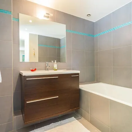 Historical Center 70 Sqm Seaview Palais *